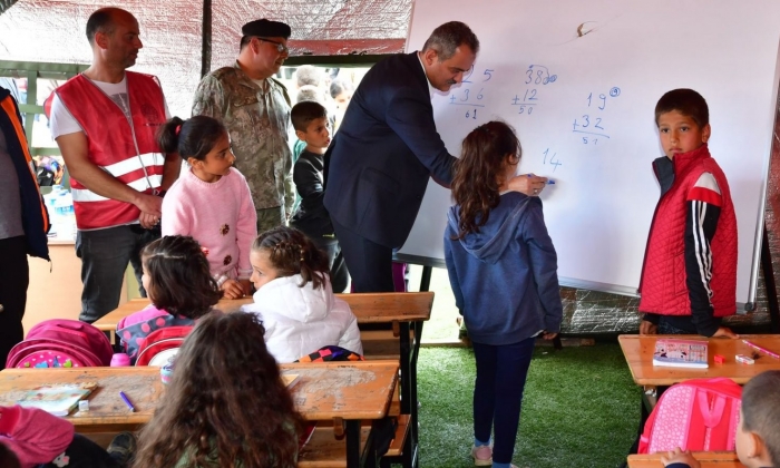 Afet bölgesinde kurulan Mehmetçik okullarının sayısı, 236'ya ulaştı